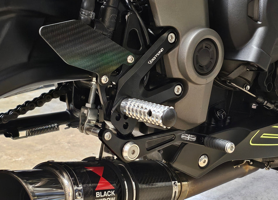 Triumph Daytona 660 2024> Diamond Race Products Rearsets
